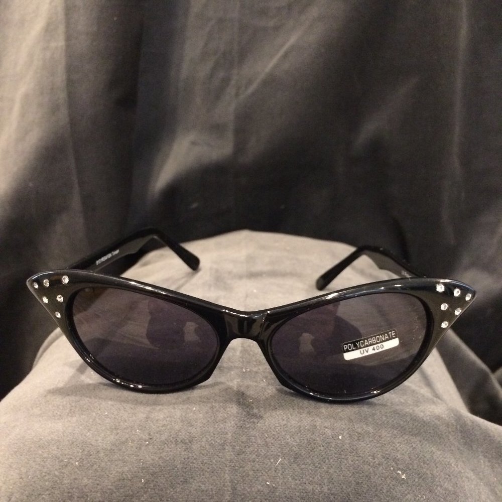 Cat Eye Design, Polycarbonate Black Sunglasses